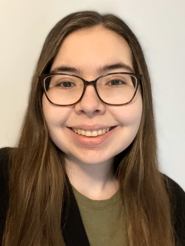 Jennifer Nahm headshot Young woman with long brown hair and glasses.
